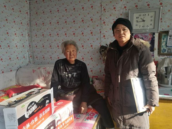 台盟吉林省委在对口帮扶村大安市烧锅镇乡新兴村开展送温暖活动