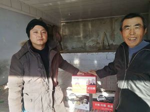 台盟吉林省委在对口帮扶村大安市烧锅镇乡新兴村开展送温暖活动