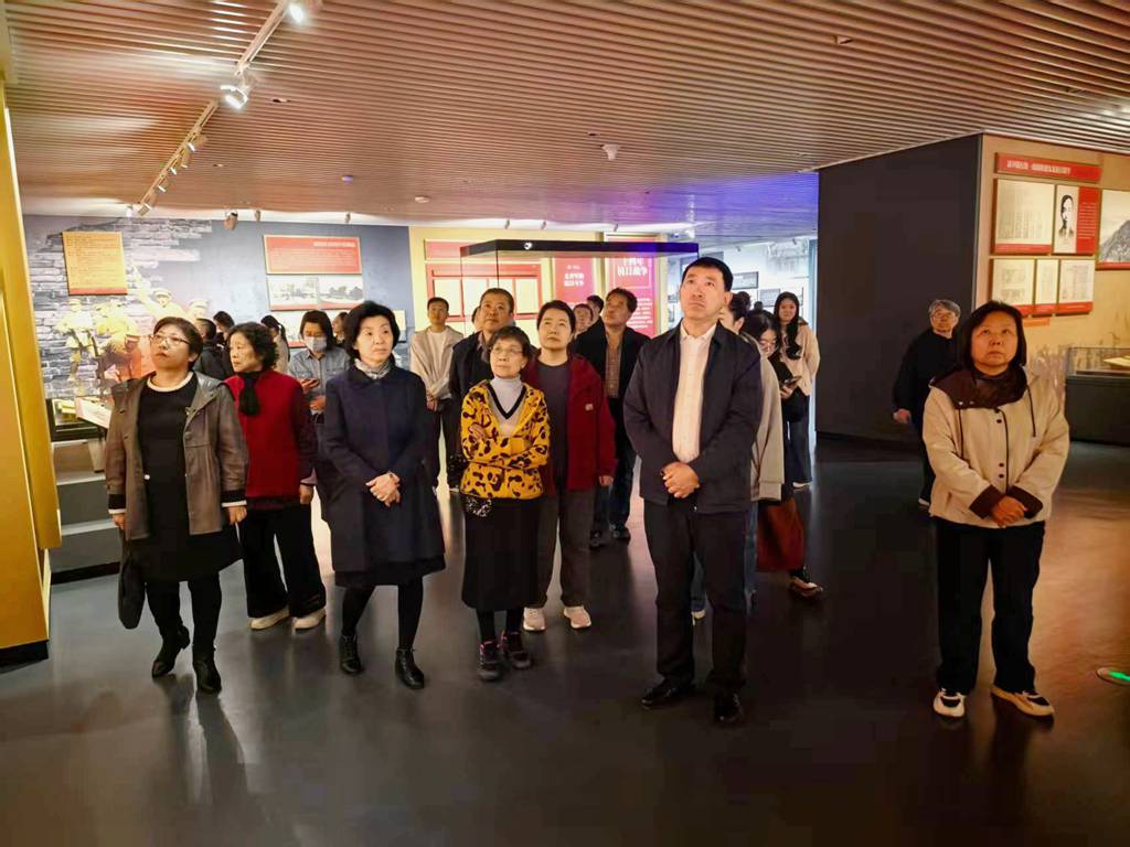 重温历史聚同心 履职尽责促发展 --台盟吉林省委会组织参观吉林省近现代史展